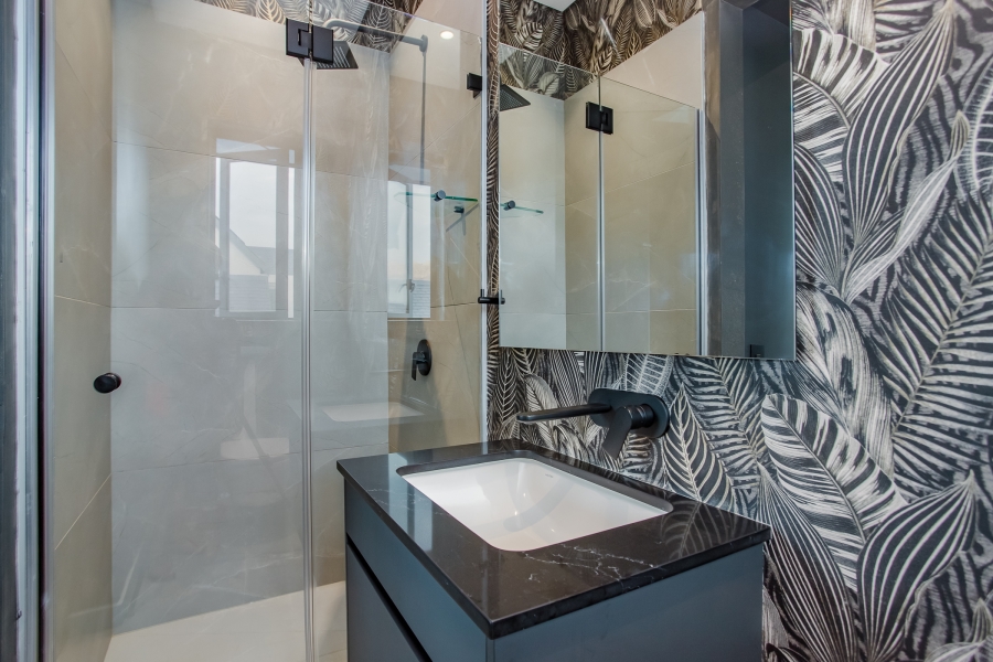 5 Bedroom Property for Sale in Val De Vie Estate Western Cape